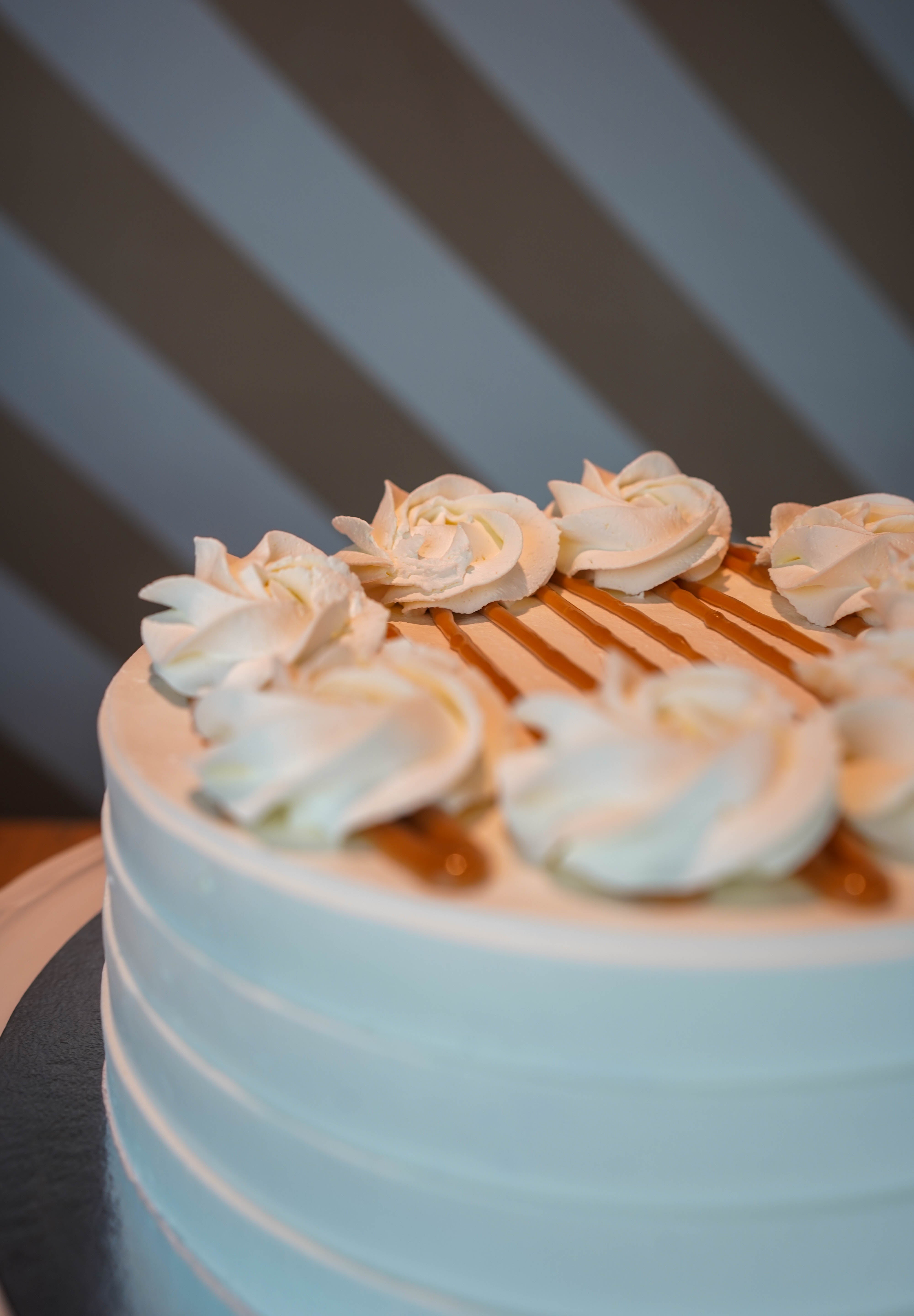 Caramel Cake with cinnamon