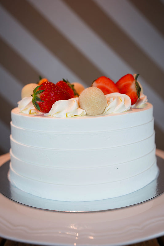 Milk Powder Cake with Strawberry